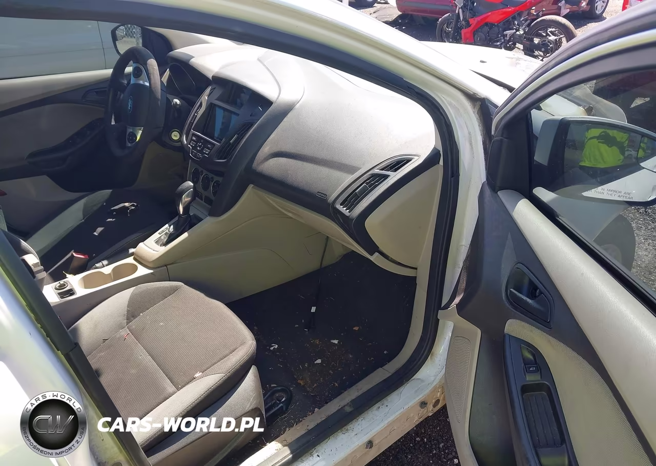 2012 Ford Focus Se VIN:1FAHP3K29CL333353 - 5