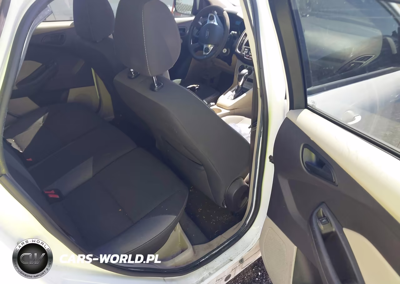 2012 Ford Focus Se VIN:1FAHP3K29CL333353 - 8
