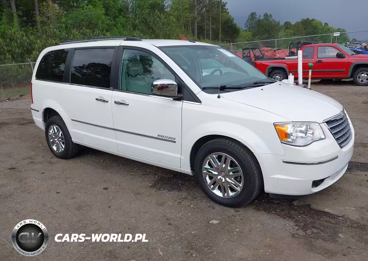 2010 Chrysler Town & Country New Limited