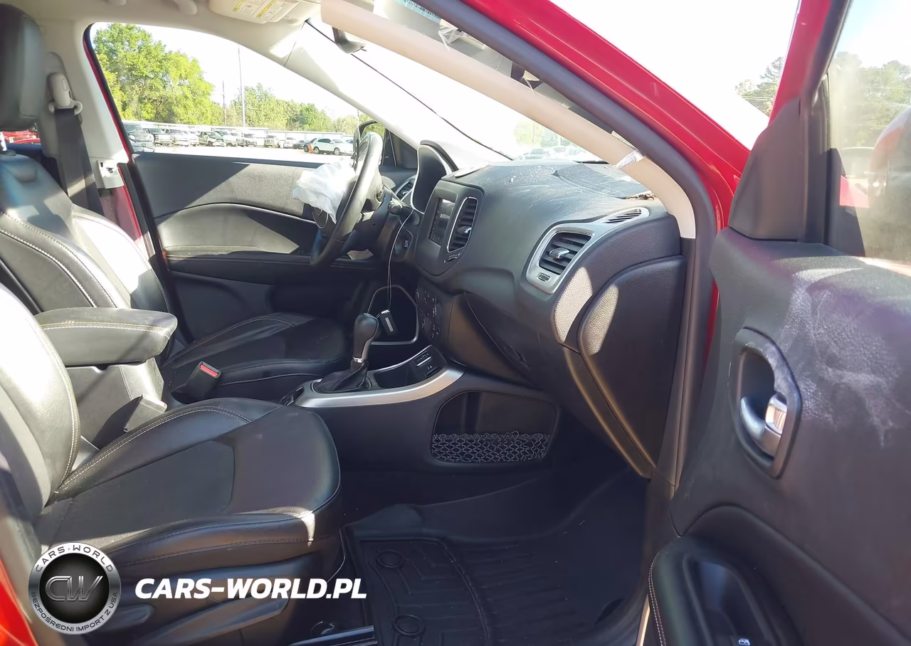 2019 Jeep Compass Latitude Fwd VIN:3C4NJCBB5KT736666 - 5