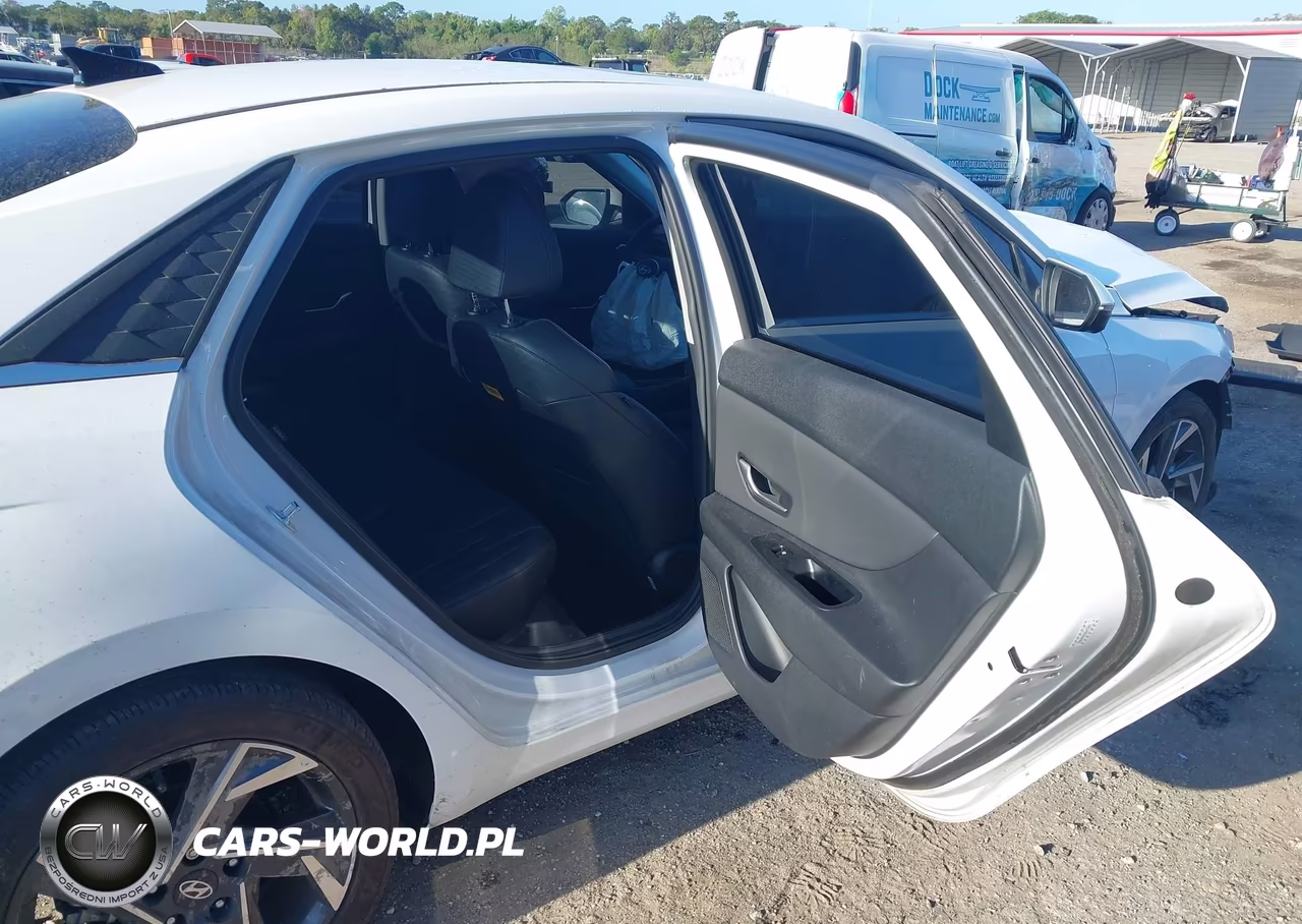 2024 Hyundai Elantra Limited VIN:KMHLP4DG5RU649656 - 8