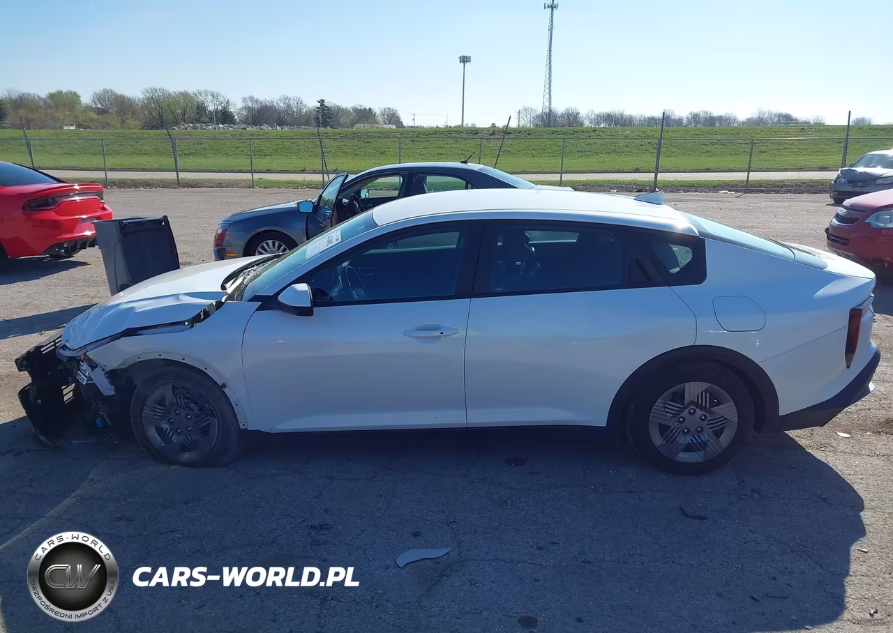 2025 Kia K4 Lx VIN:3KPFT4DEXSE145197 - 15