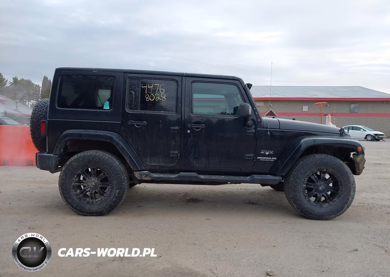 2016 Jeep Wrangler Unlimited Sahara VIN:1C4BJWEG5GL111201 - 13