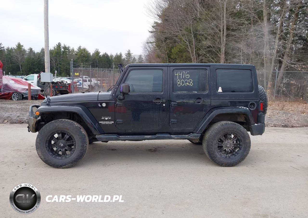 2016 Jeep Wrangler Unlimited Sahara VIN:1C4BJWEG5GL111201 - 14