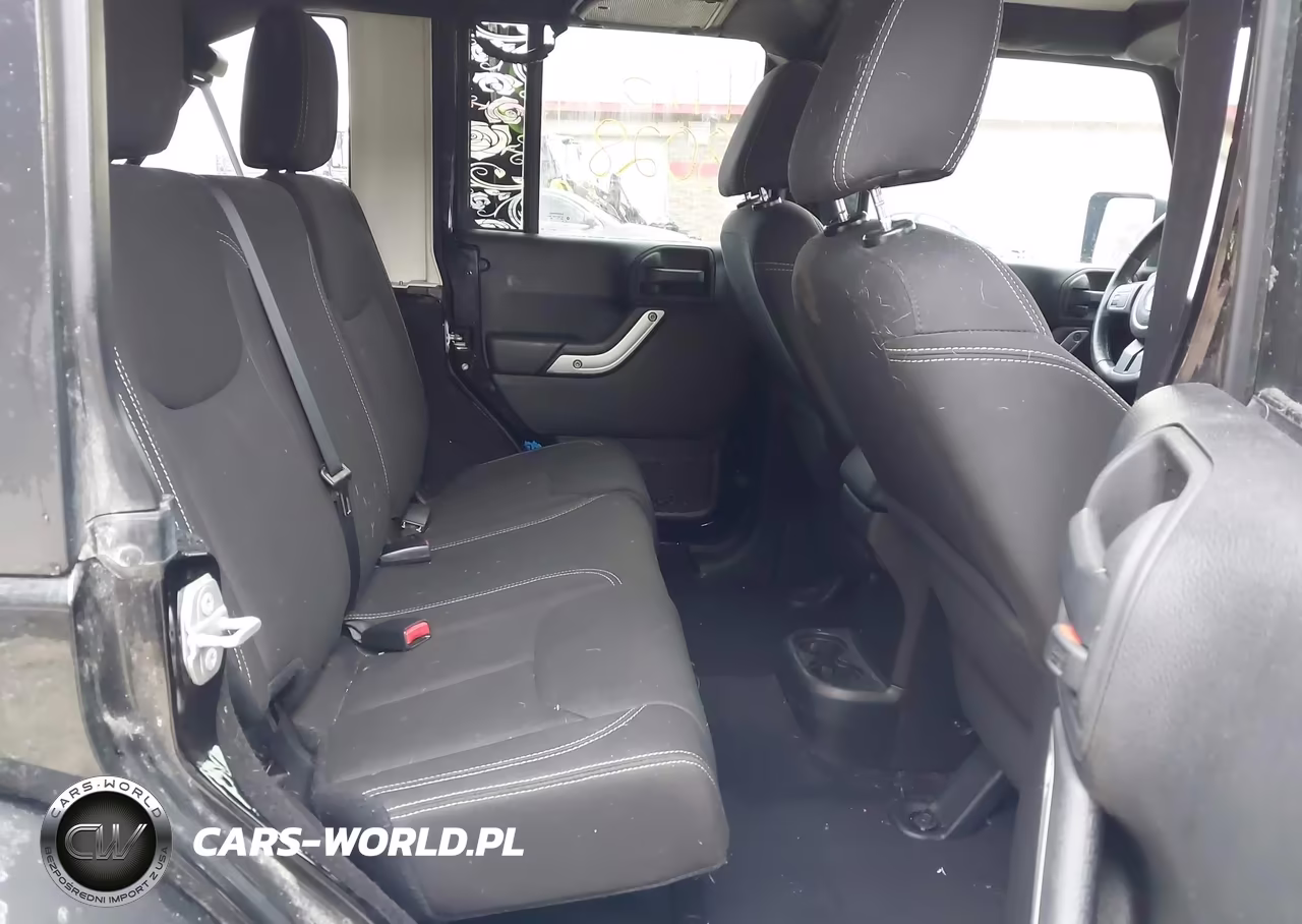 2016 Jeep Wrangler Unlimited Sahara VIN:1C4BJWEG5GL111201 - 8