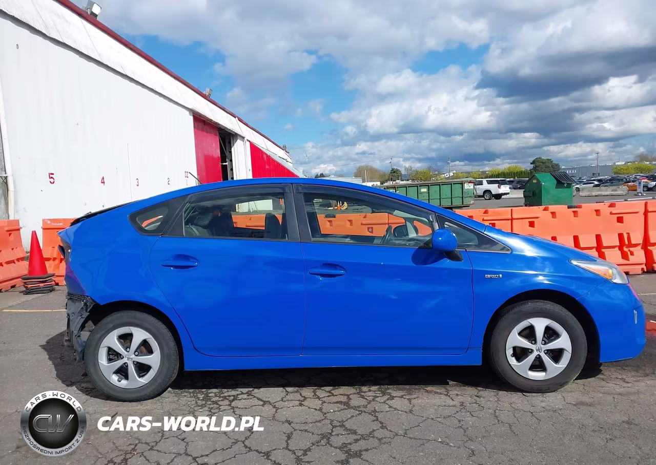 2015 Toyota Prius Two VIN:JTDKN3DU9F2001511 - 12