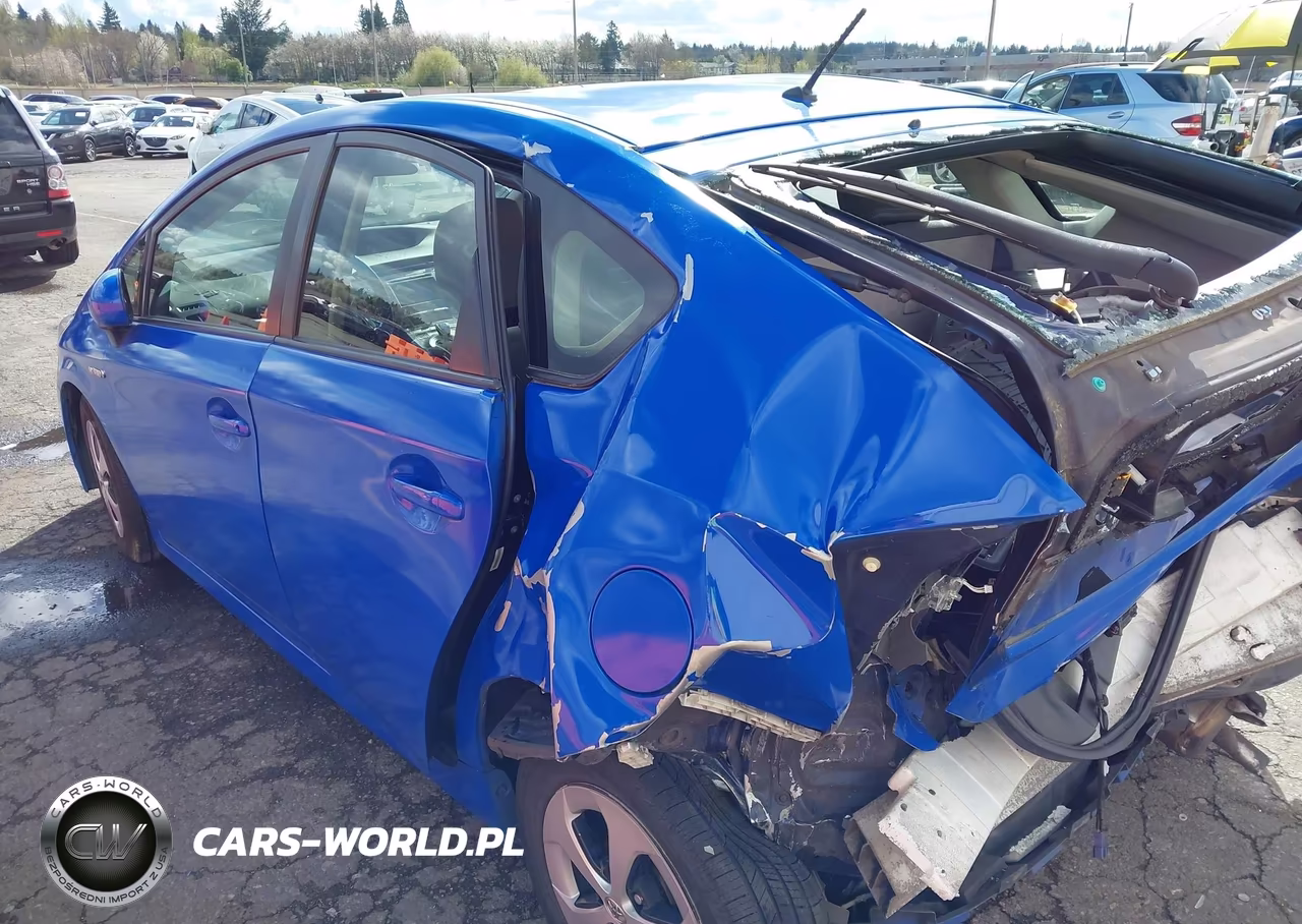 2015 Toyota Prius Two VIN:JTDKN3DU9F2001511 - 16
