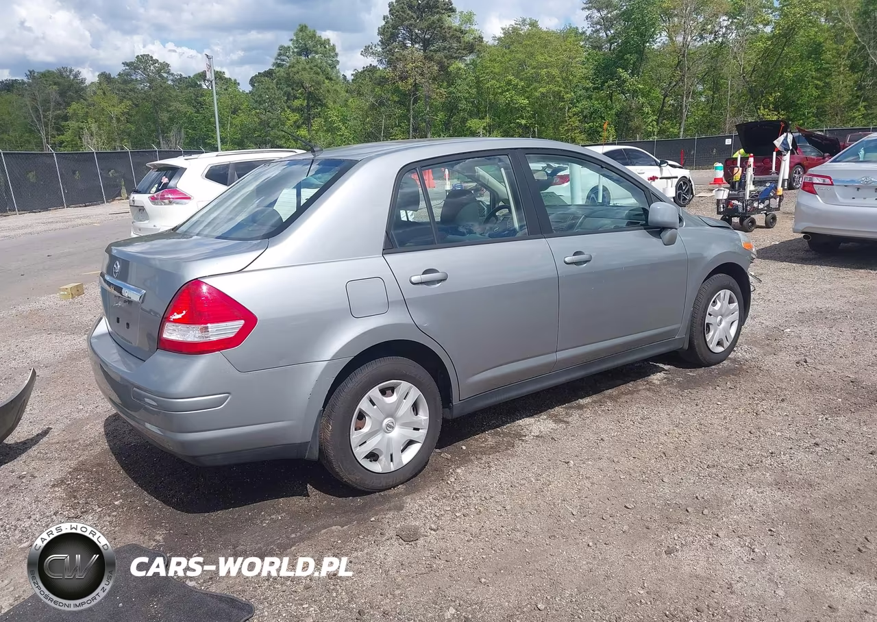2010 Nissan Versa 1.8S VIN:3N1BC1AP6AL468548 - 4