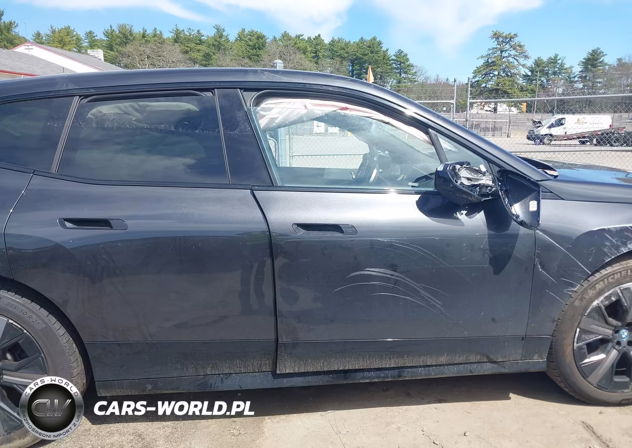 2024 BMW Ix xDrive50 VIN:WB523CF08RCR01827 - 13