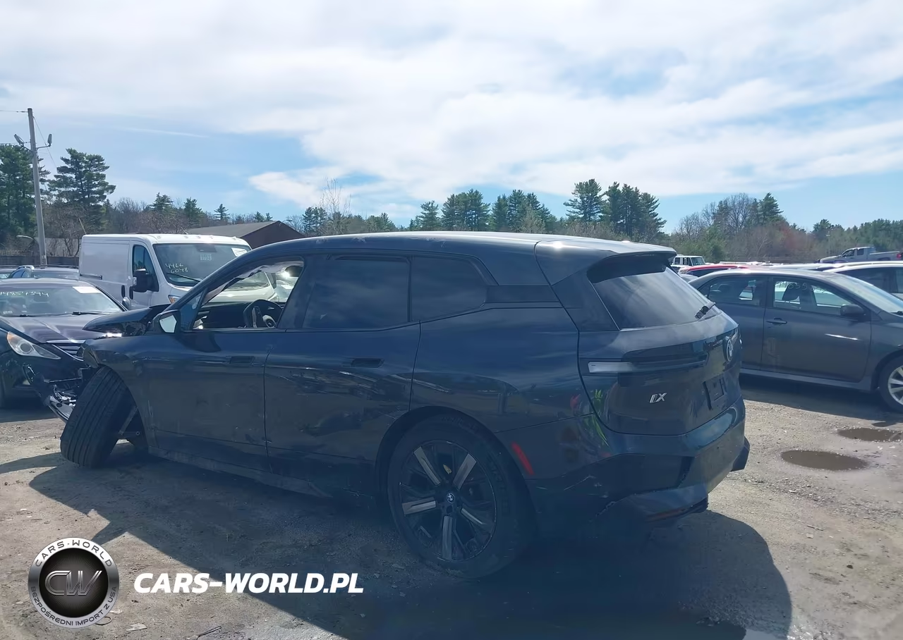 2024 BMW Ix xDrive50 VIN:WB523CF08RCR01827 - 3