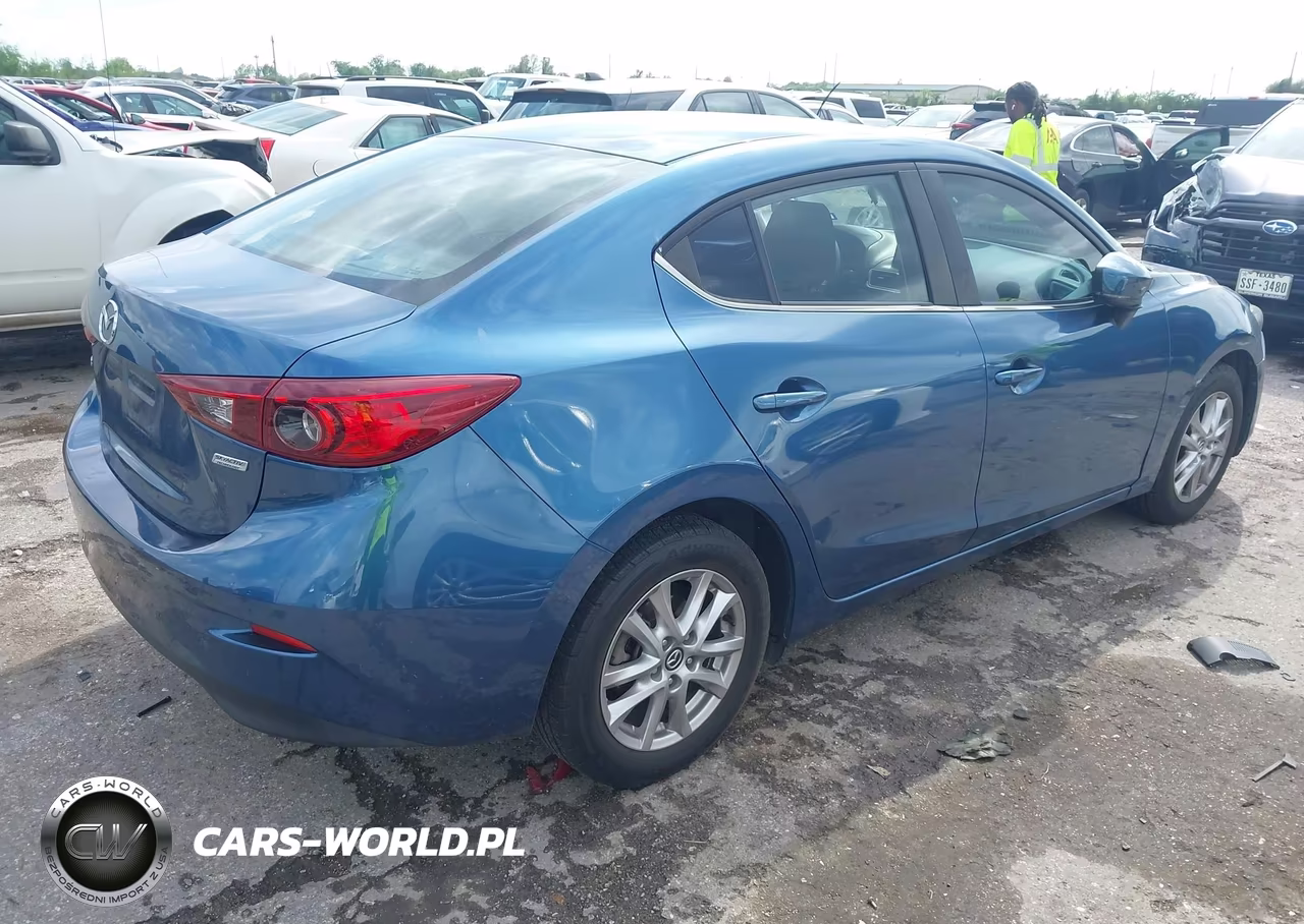 2018 Mazda Mazda3 Sport VIN:3MZBN1U76JM180250 - 4