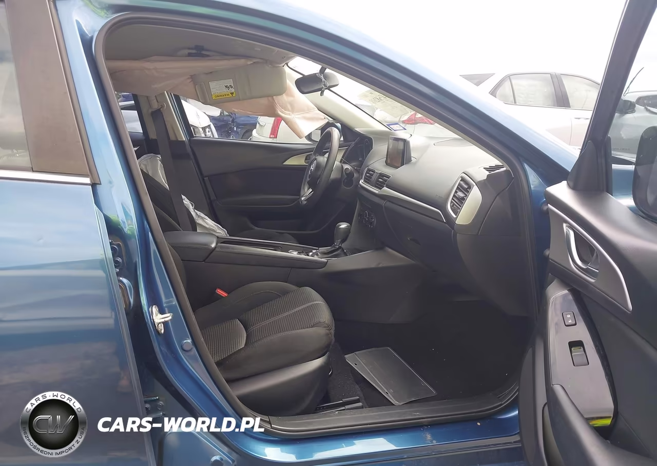 2018 Mazda Mazda3 Sport VIN:3MZBN1U76JM180250 - 5