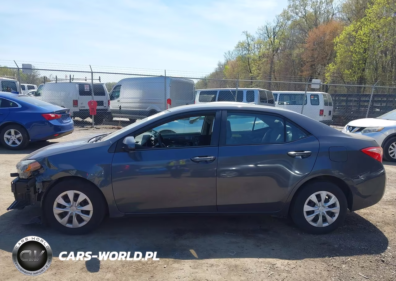 2018 Toyota Corolla L VIN:2T1BURHE5JC023864 - 15