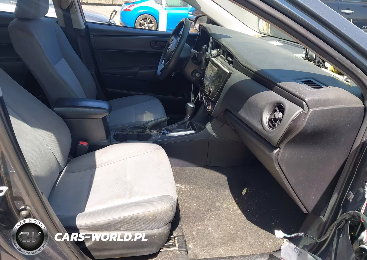 2018 Toyota Corolla L VIN:2T1BURHE5JC023864 - 5