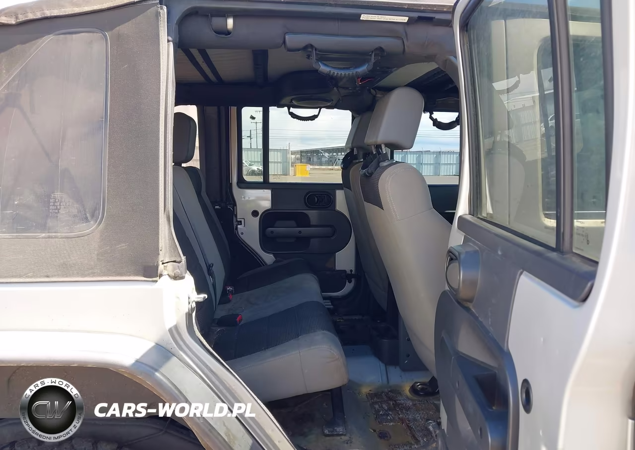 2007 Jeep Wrangler Unlimited X VIN:1J4GA39127L173921 - 8