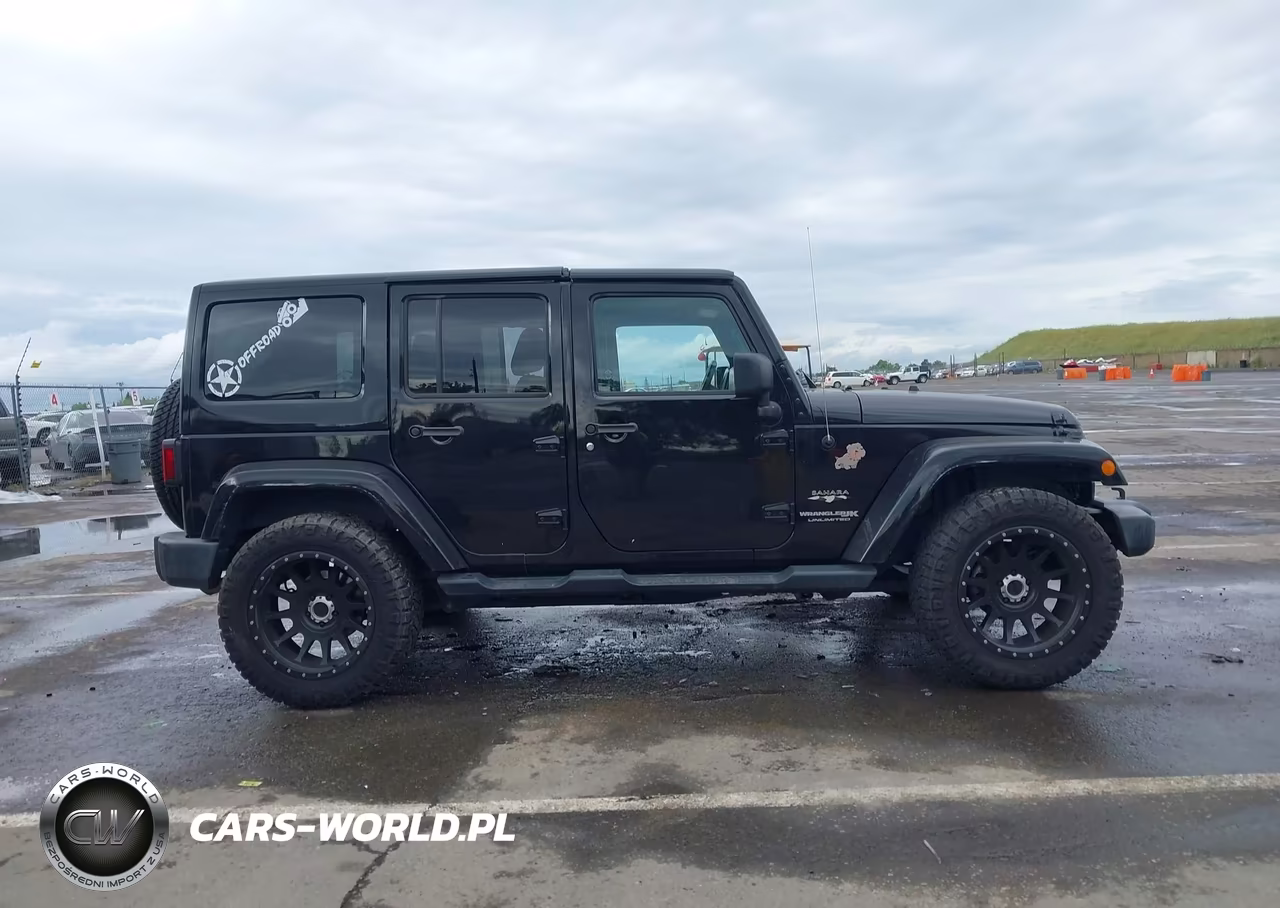 2018 Jeep Wrangler Jk Unlimited Sahara VIN:1C4BJWEG6JL902389 - 13