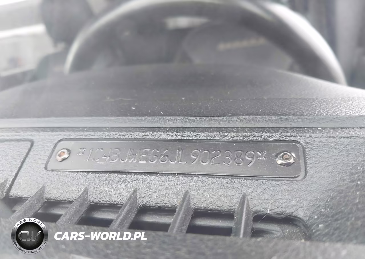 2018 Jeep Wrangler Jk Unlimited Sahara VIN:1C4BJWEG6JL902389 - 9