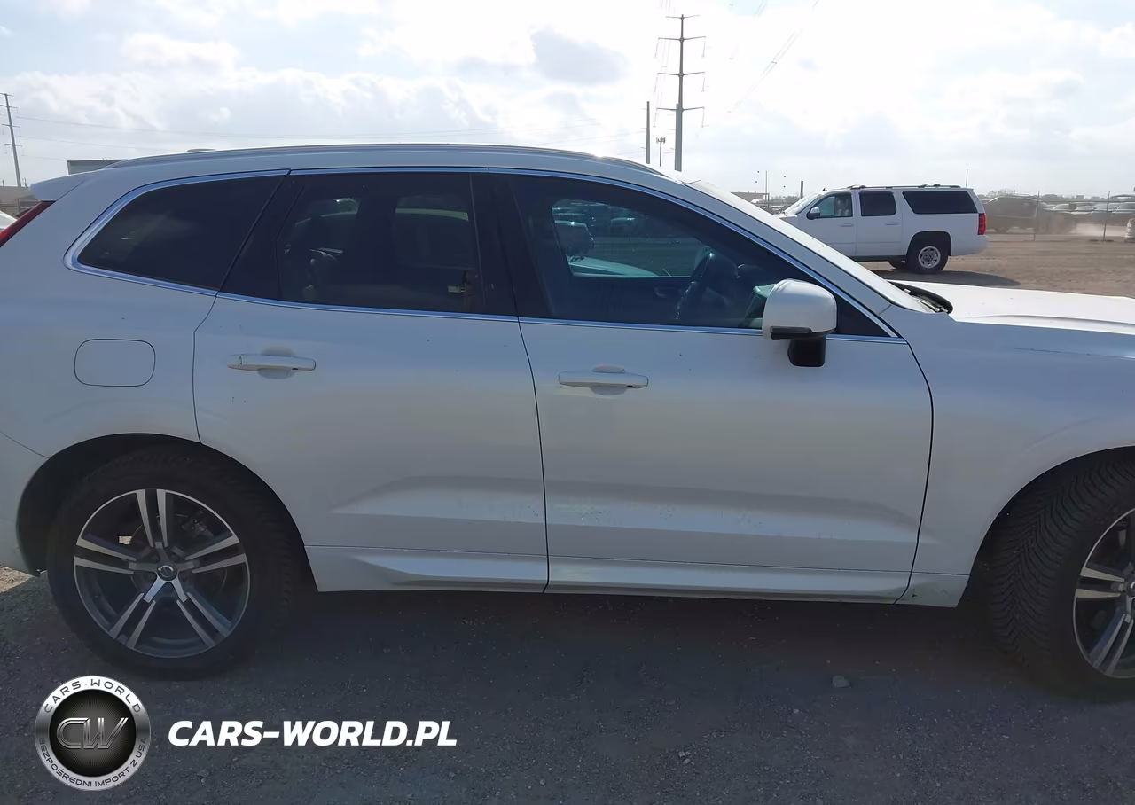 2018 Volvo Xc60 T5 Momentum VIN:LYV102RK2JB087635 - 13