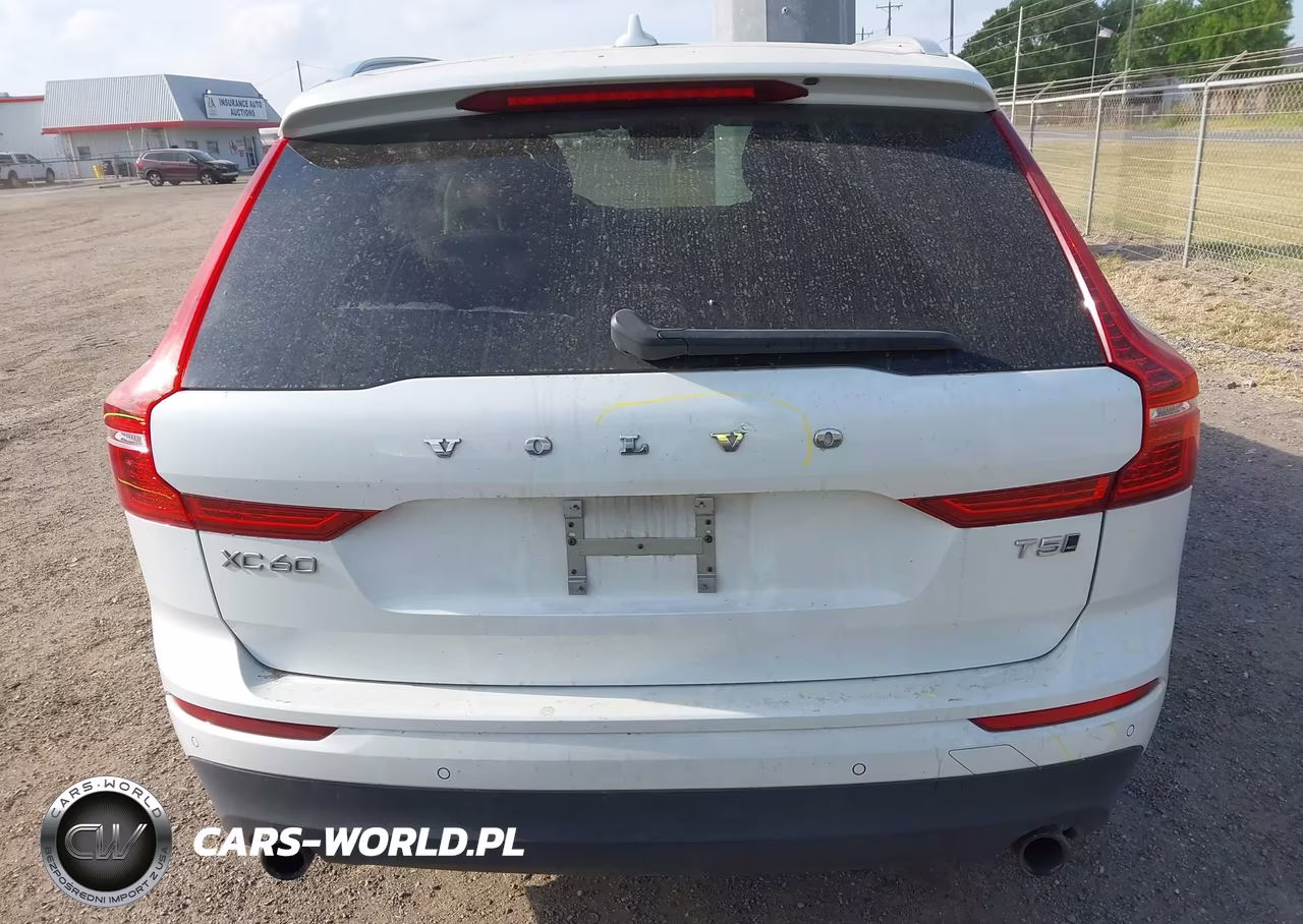 2018 Volvo Xc60 T5 Momentum VIN:LYV102RK2JB087635 - 16