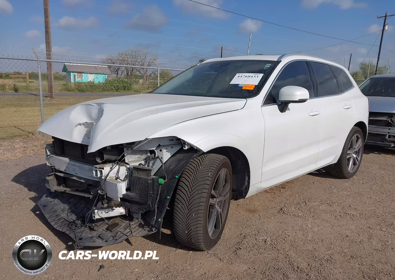 2018 Volvo Xc60 T5 Momentum VIN:LYV102RK2JB087635 - 2