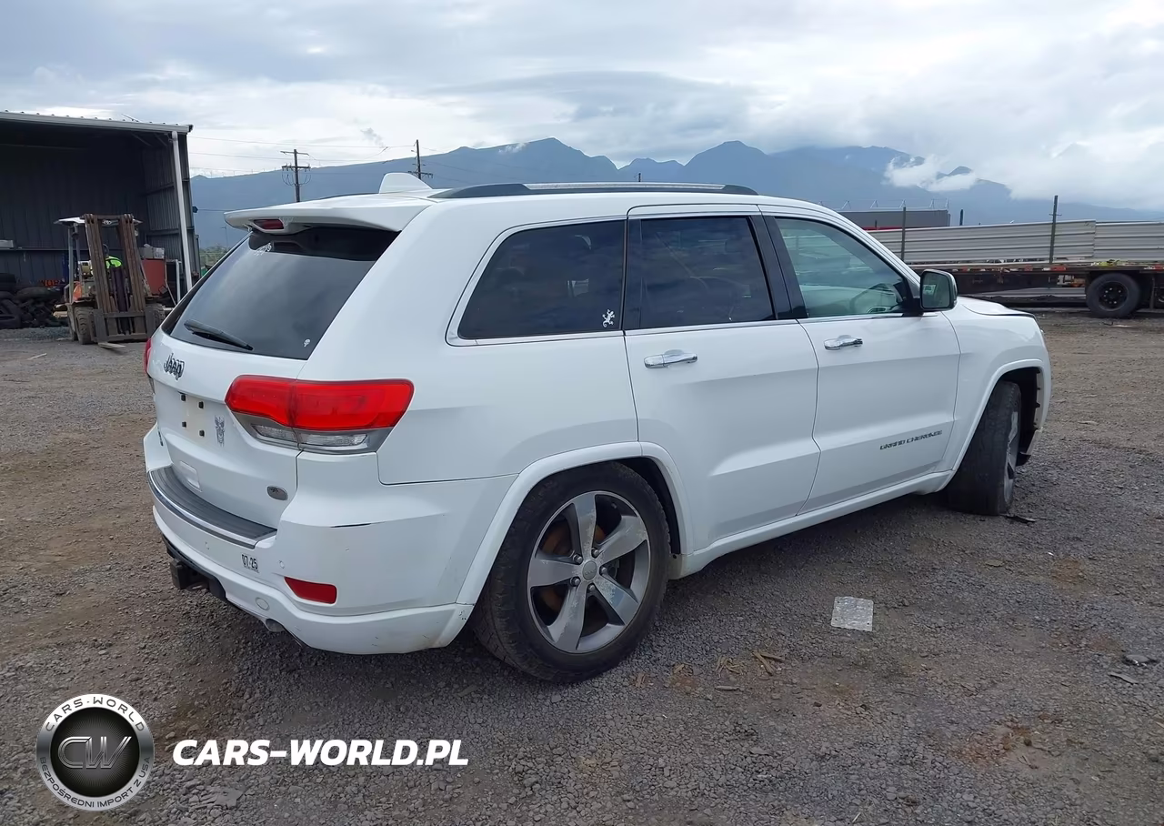 2015 Jeep Grand Cherokee Overland VIN:1C4RJFCM0FC747322 - 4