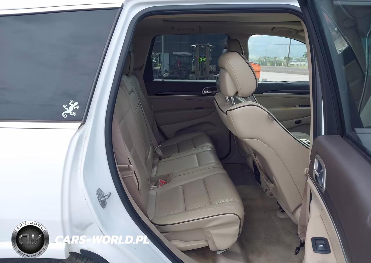 2015 Jeep Grand Cherokee Overland VIN:1C4RJFCM0FC747322 - 8