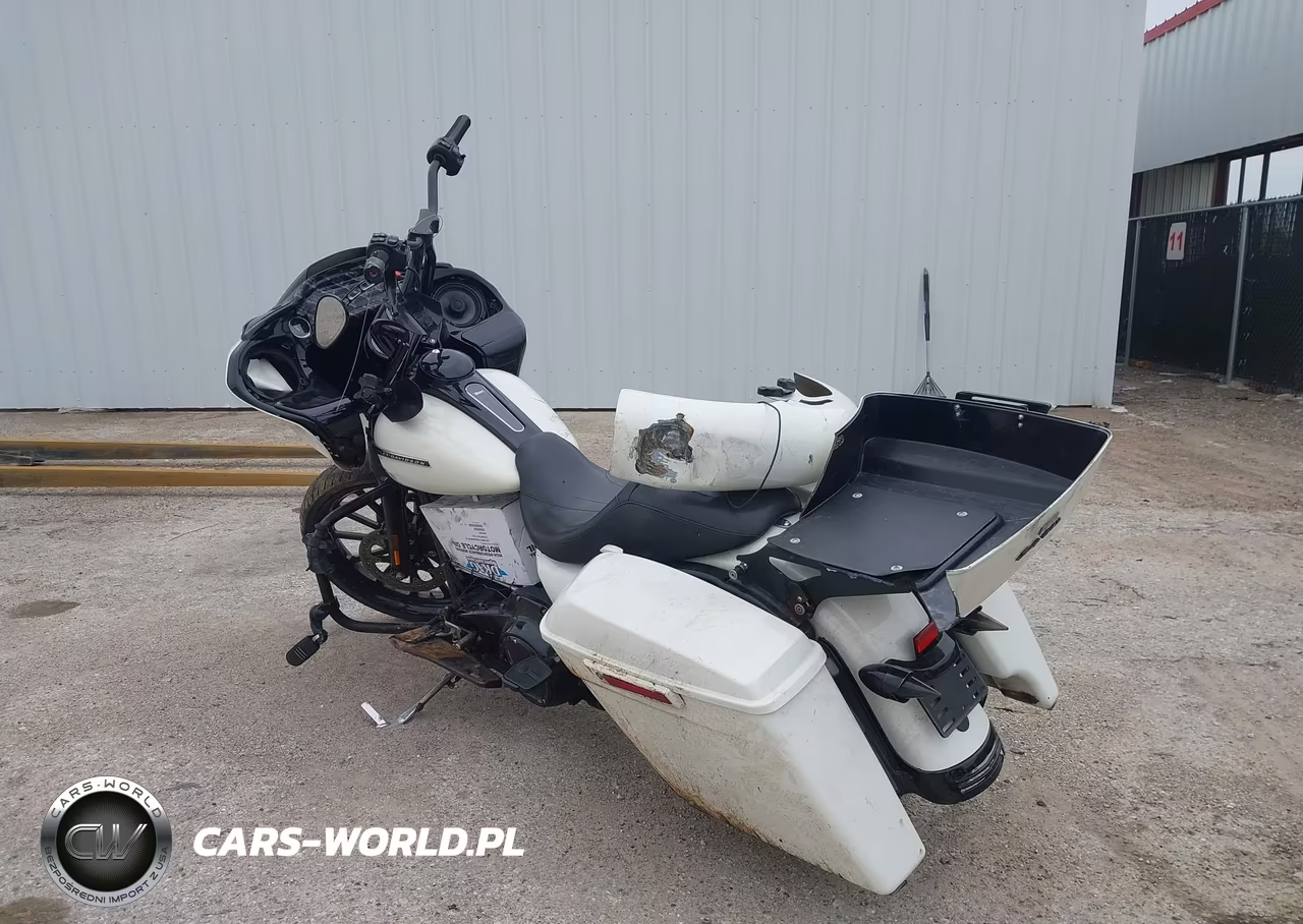 2018 Harley-Davidson Fltrxs Road Glide Special VIN:1HD1KTC14JB605552 - 3