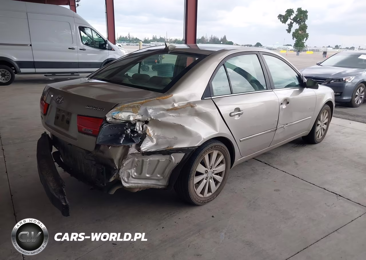 2010 Hyundai Sonata Limited VIN:5NPEU4AC1AH625893 - 4