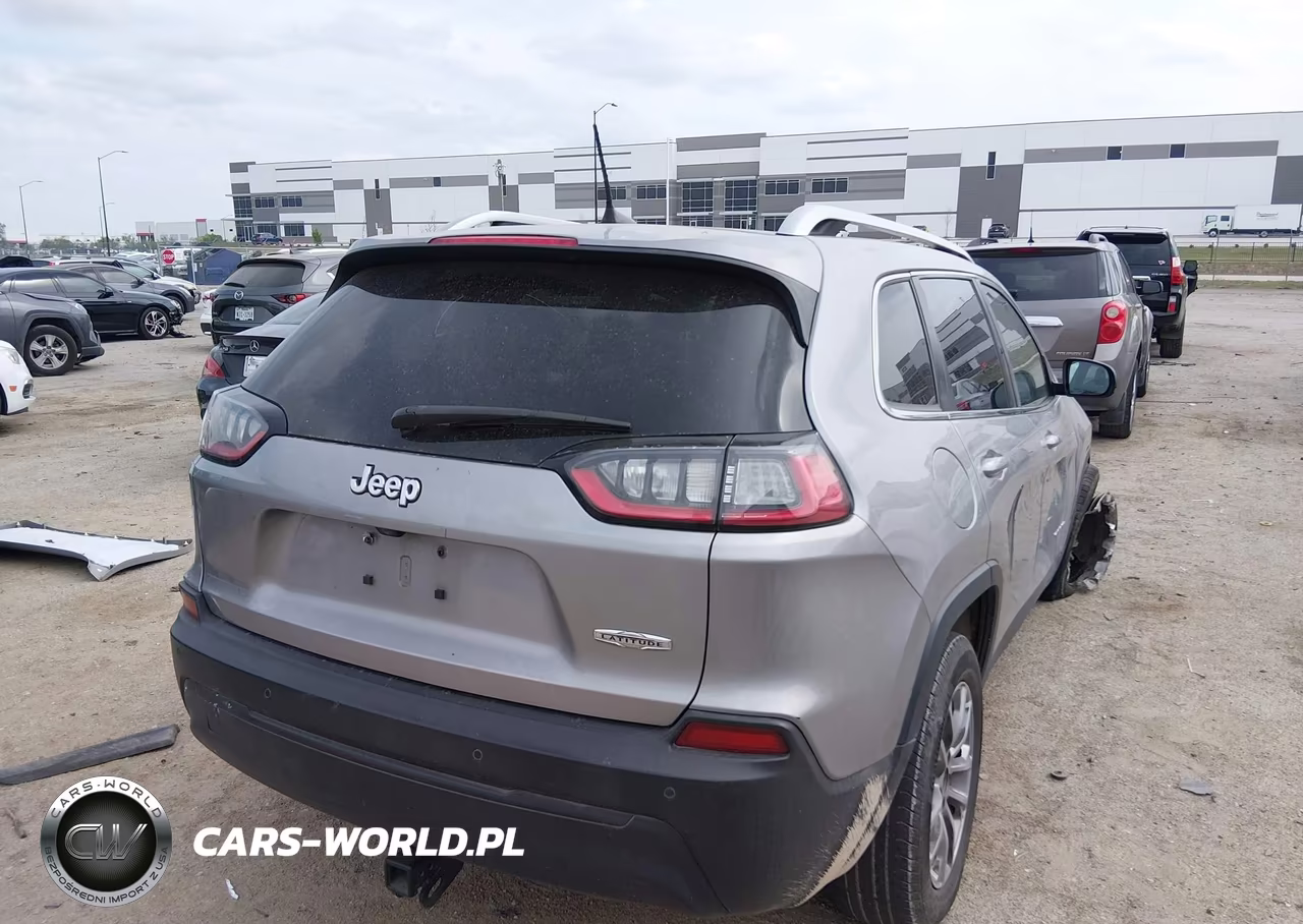 2019 Jeep Cherokee Latitude Plus Fwd VIN:1C4PJLLBXKD265711 - 4