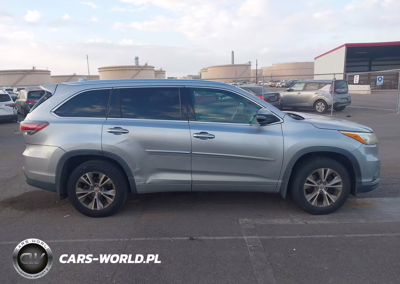 2015 Toyota Highlander Xle V6 VIN:5TDJKRFH0FS186919 - 13