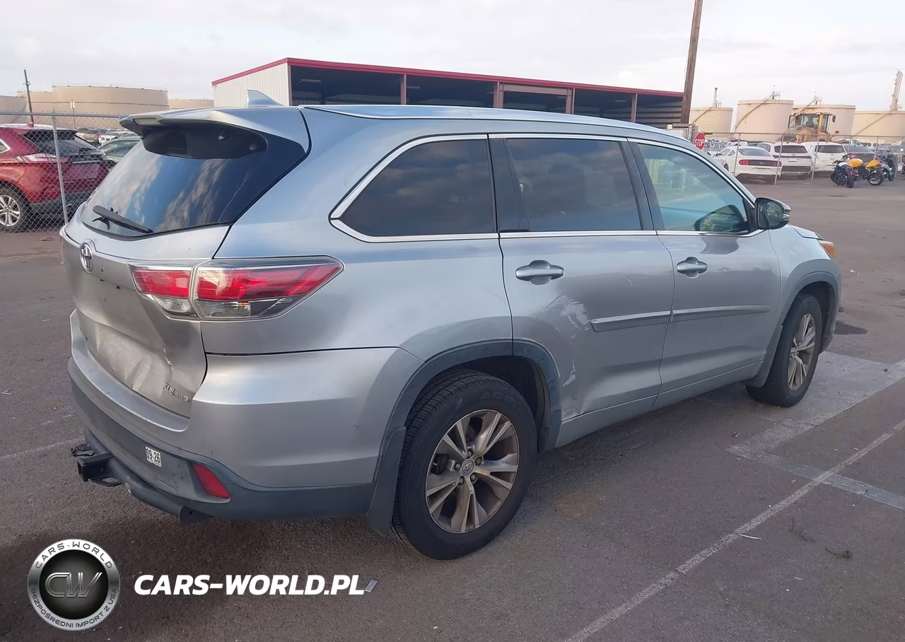 2015 Toyota Highlander Xle V6 VIN:5TDJKRFH0FS186919 - 4
