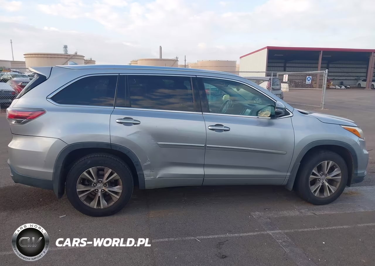 2015 Toyota Highlander Xle V6 VIN:5TDJKRFH0FS186919 - 6