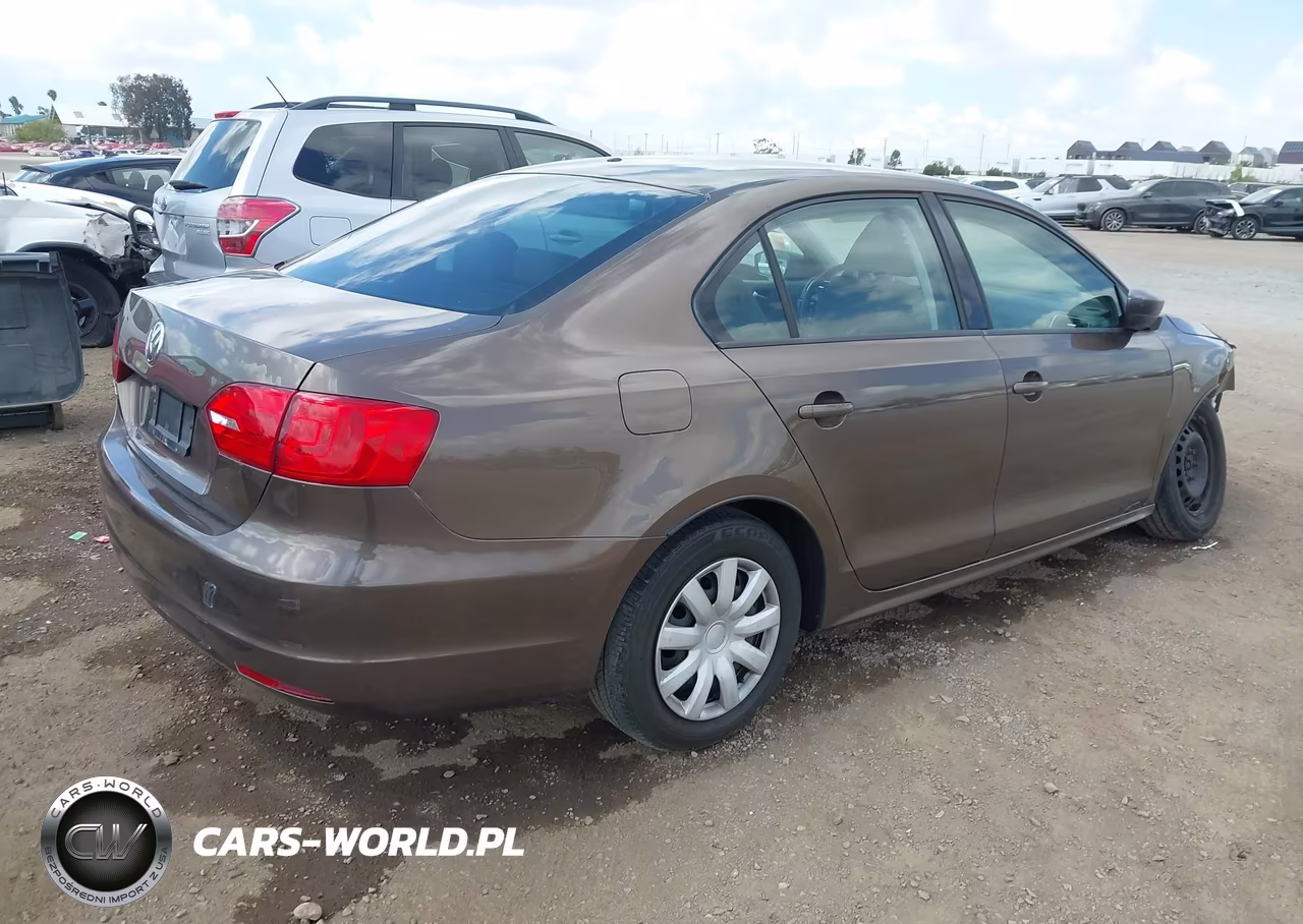2013 Volkswagen Jetta 2.0L S VIN:3VW2K7AJ1DM273855 - 4