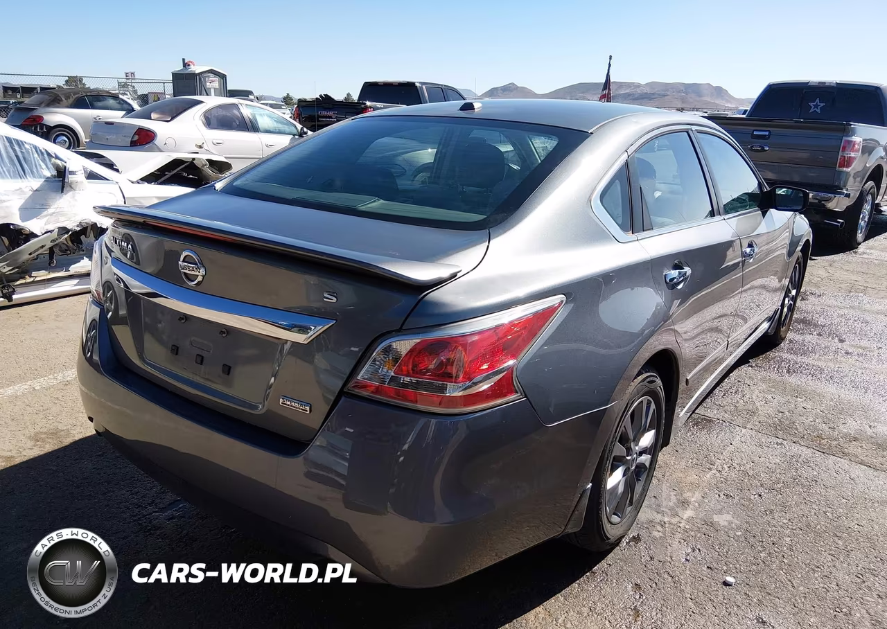 2015 Nissan Altima 2.5 S VIN:1N4AL3AP8FN905841 - 4