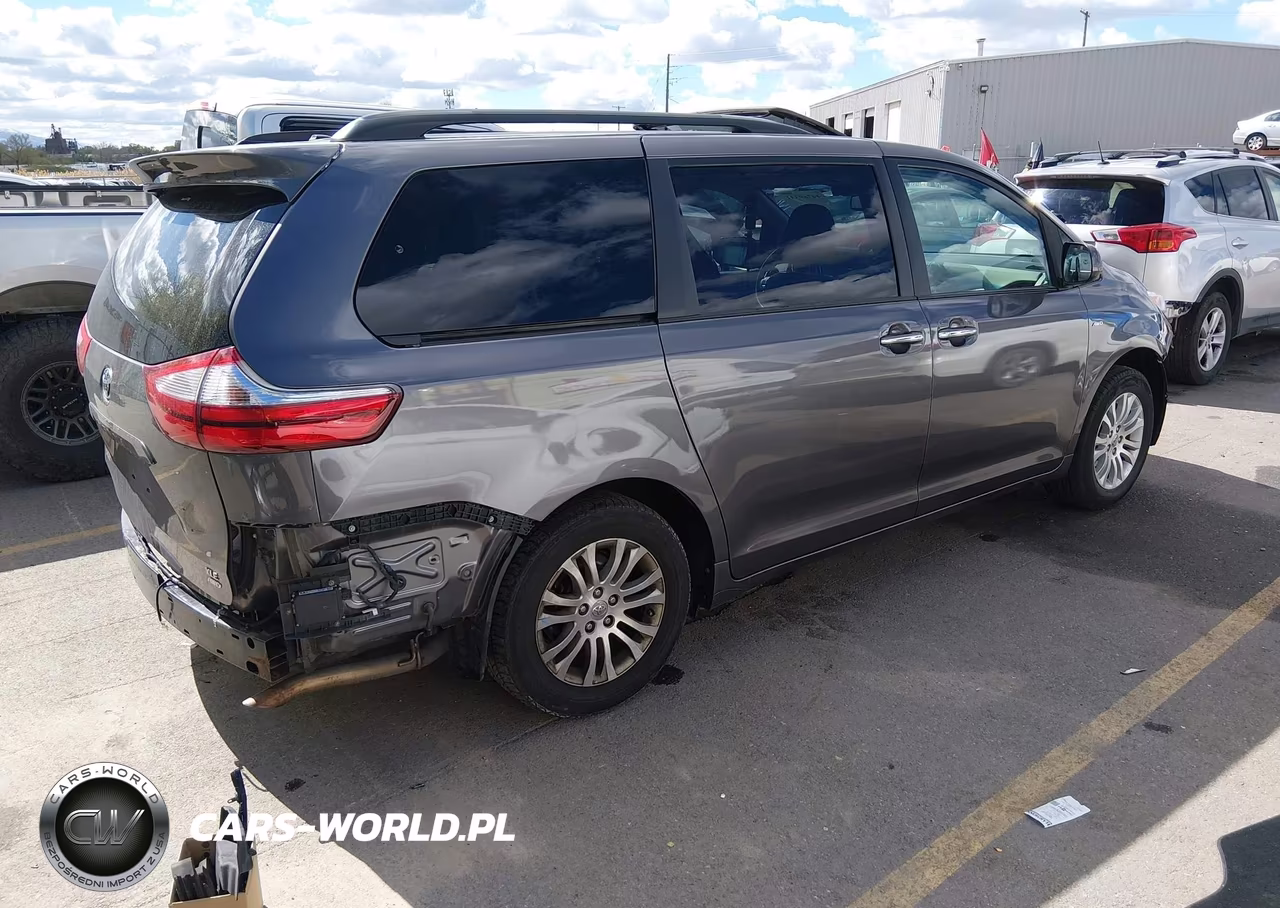 2017 Toyota Sienna Xle 7 Passenger VIN:5TDDZ3DC2HS178076 - 4