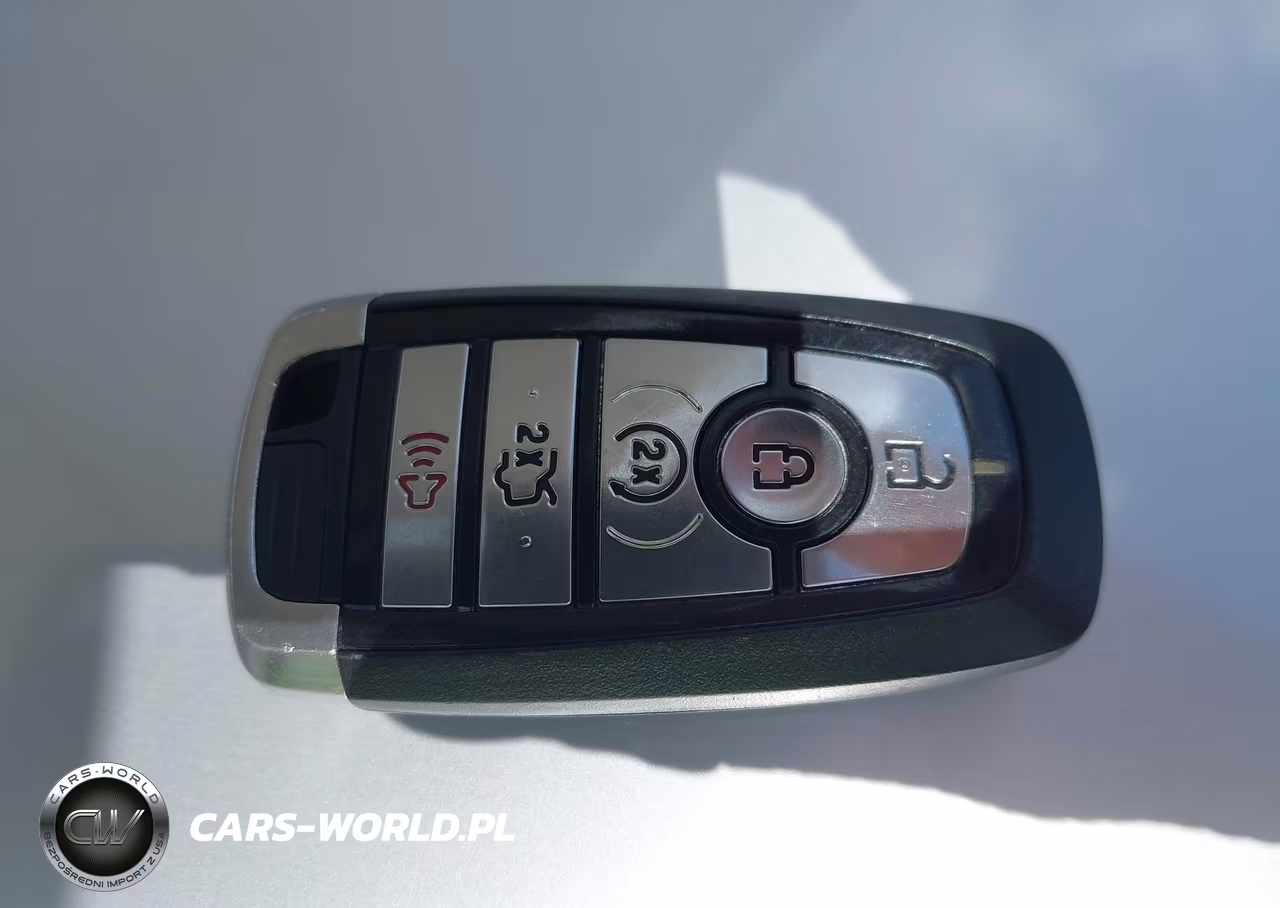 2020 Ford Fusion Plug-In Hybrid Titanium VIN:3FA6P0SU0LR126987 - 11