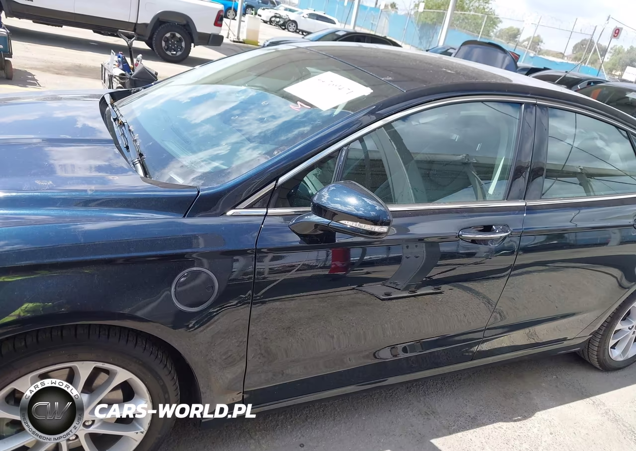 2020 Ford Fusion Plug-In Hybrid Titanium VIN:3FA6P0SU0LR126987 - 14