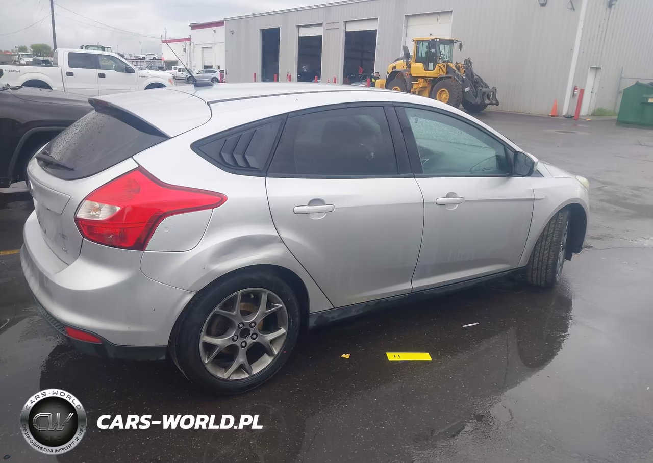 2013 Ford Focus Se VIN:1FADP3K26DL227393 - 4