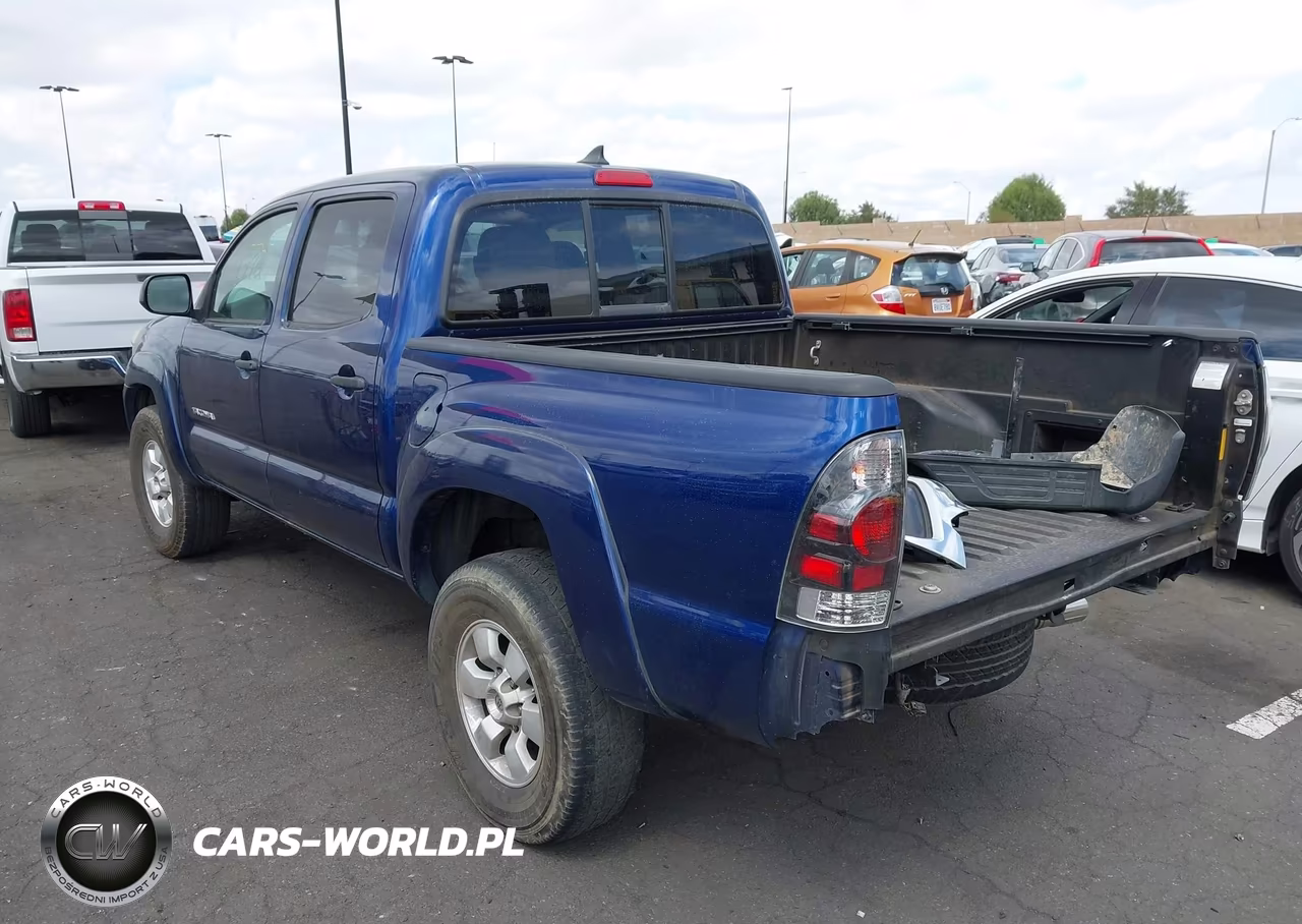 2015 Toyota Tacoma Prerunner V6 VIN:3TMJU4GN1FM186770 - 3