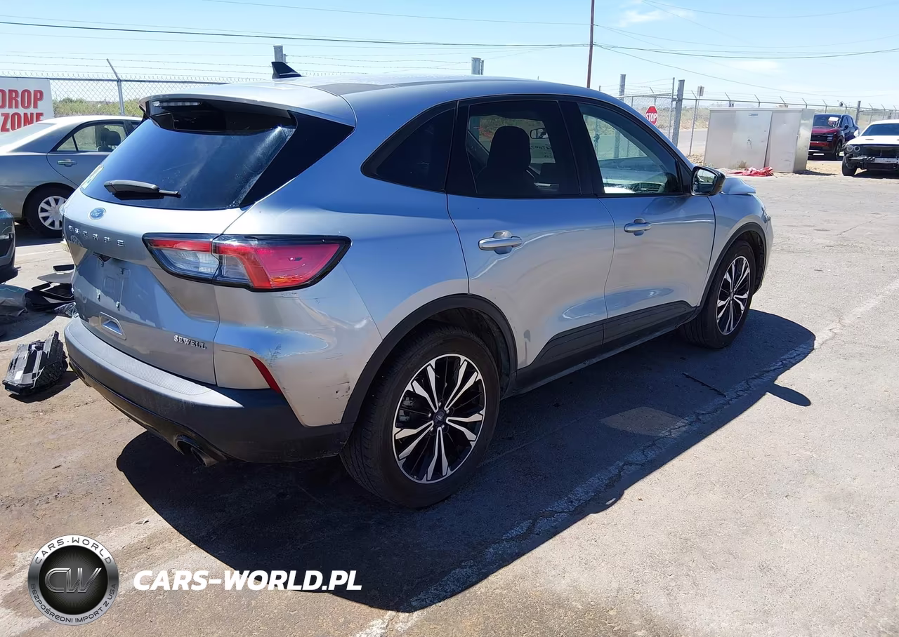 2022 Ford Escape Se VIN:1FMCU0G65NUB98632 - 4
