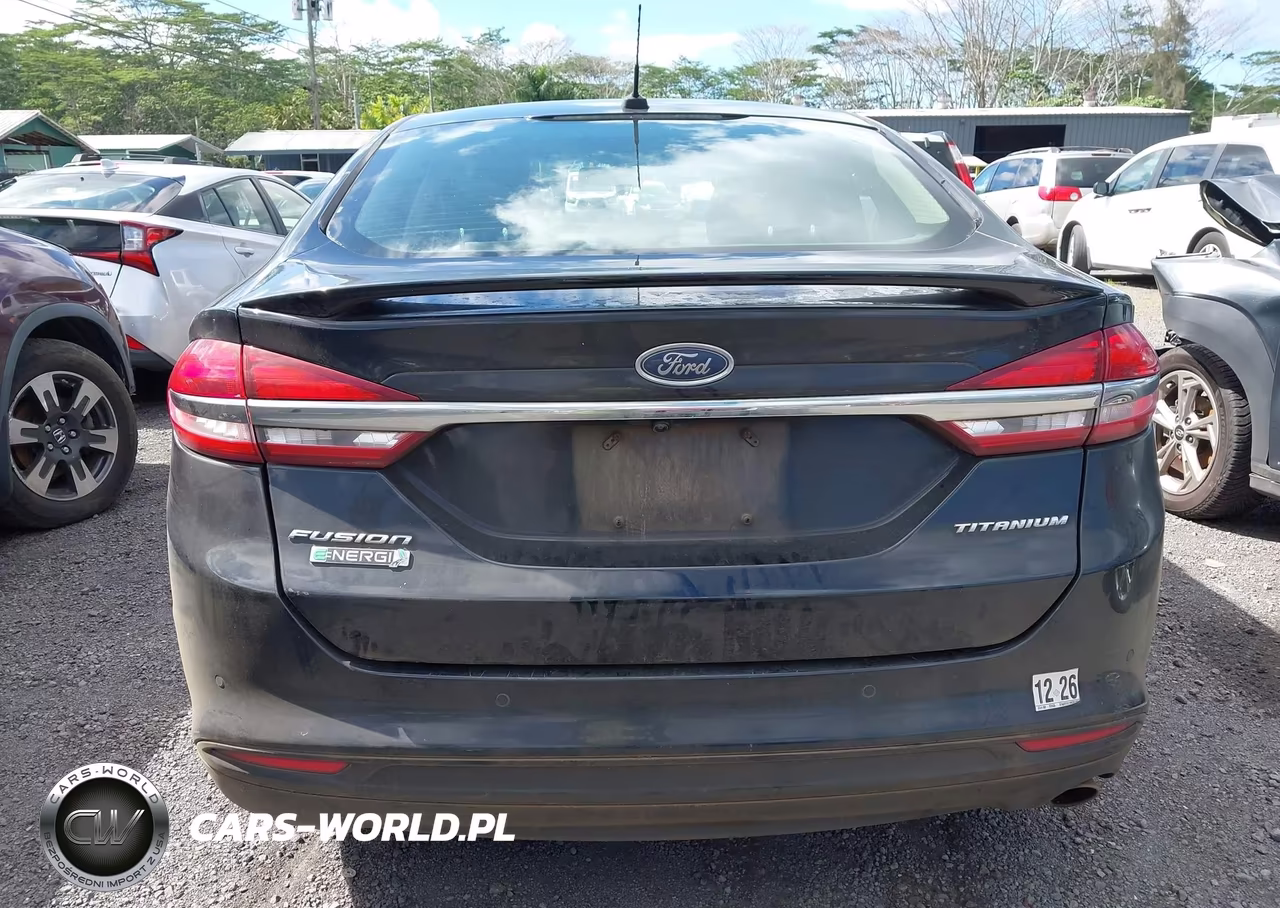 2017 Ford Fusion Energi Titanium VIN:3FA6P0SU1HR367903 - 16