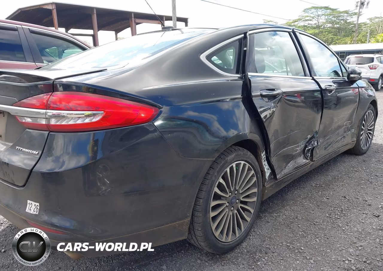 2017 Ford Fusion Energi Titanium VIN:3FA6P0SU1HR367903 - 17