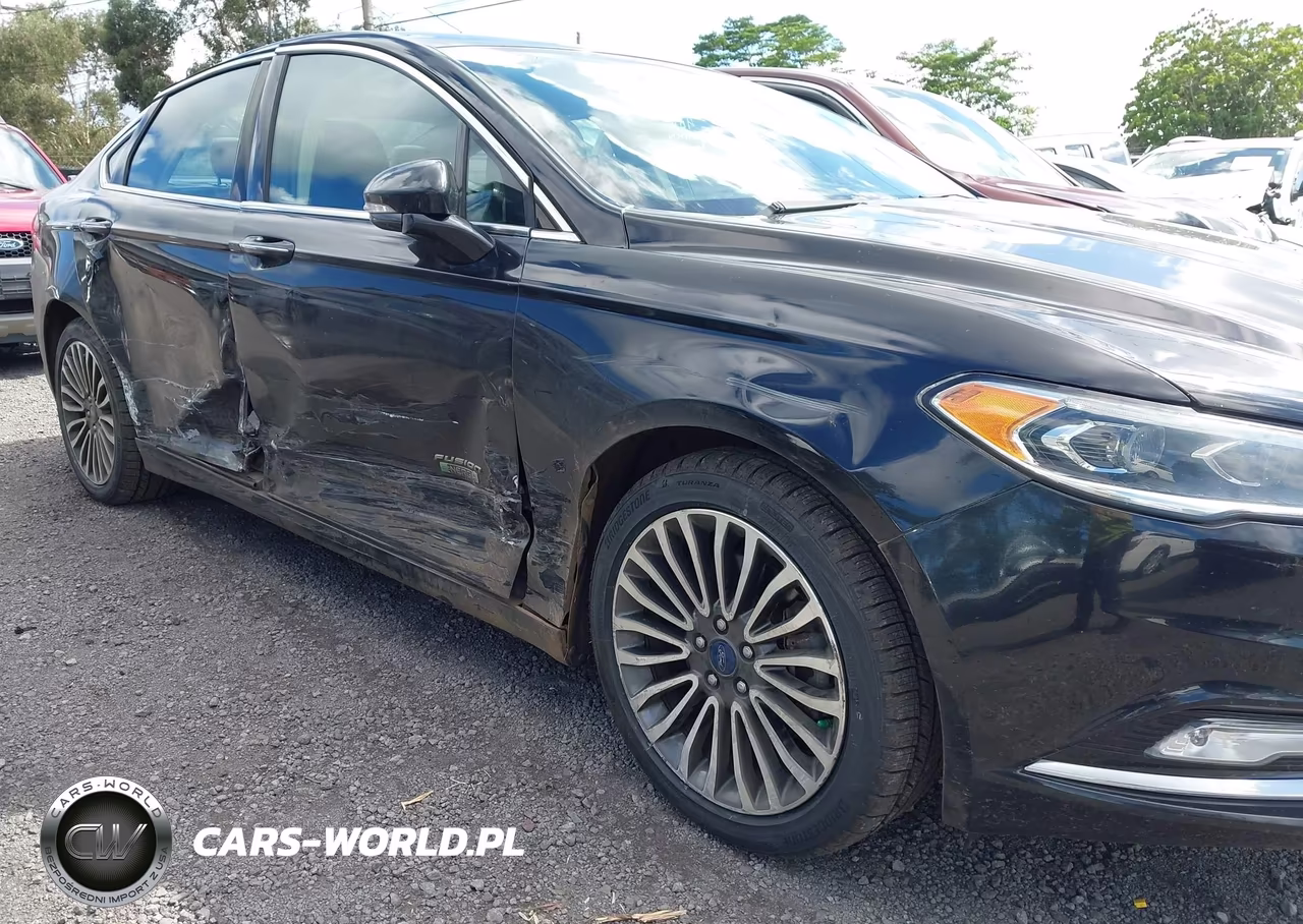 2017 Ford Fusion Energi Titanium VIN:3FA6P0SU1HR367903 - 6