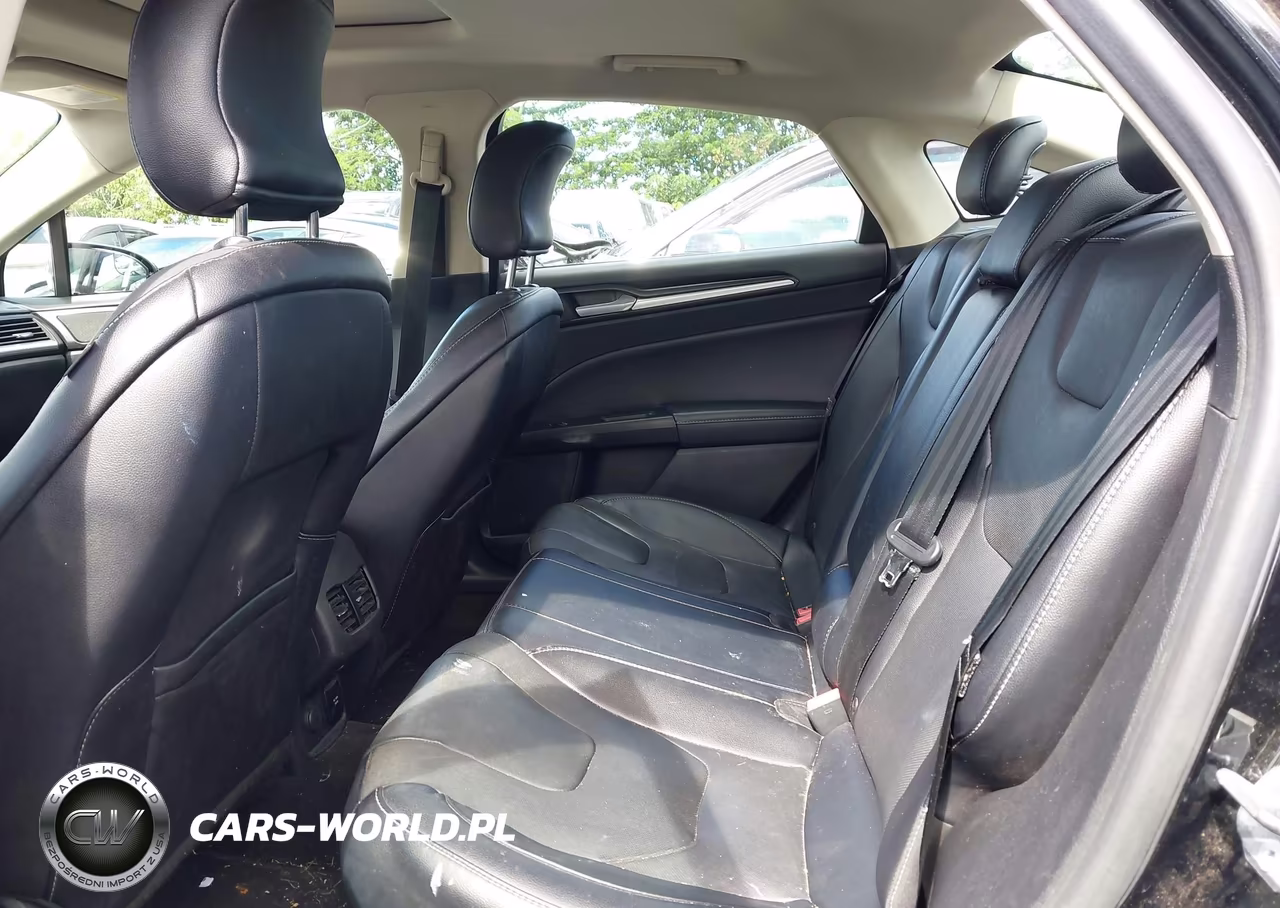2017 Ford Fusion Energi Titanium VIN:3FA6P0SU1HR367903 - 8