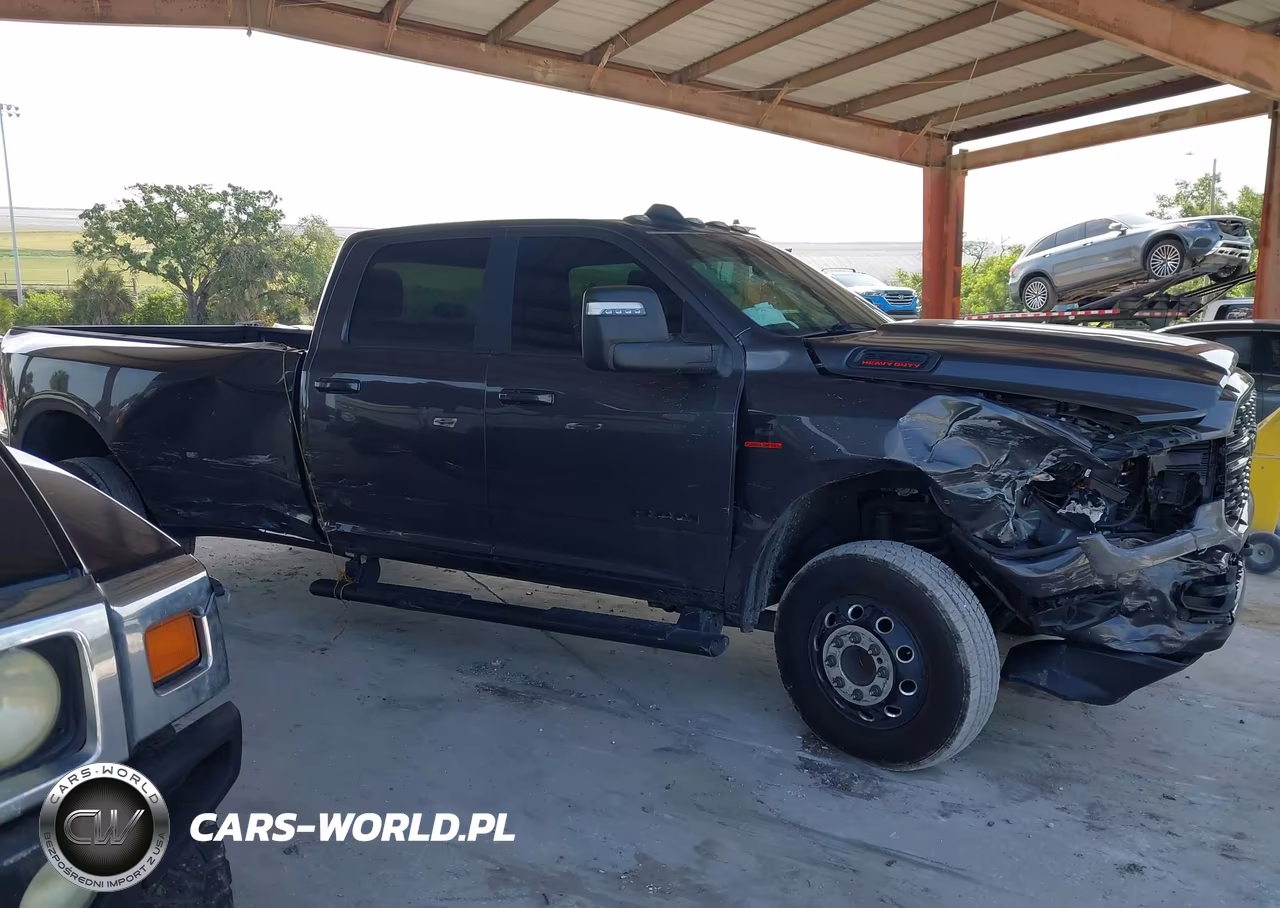 2024 Ram 3500 Big Horn 4X4 8' Box VIN:3C63RRHL1RG391634 - 13
