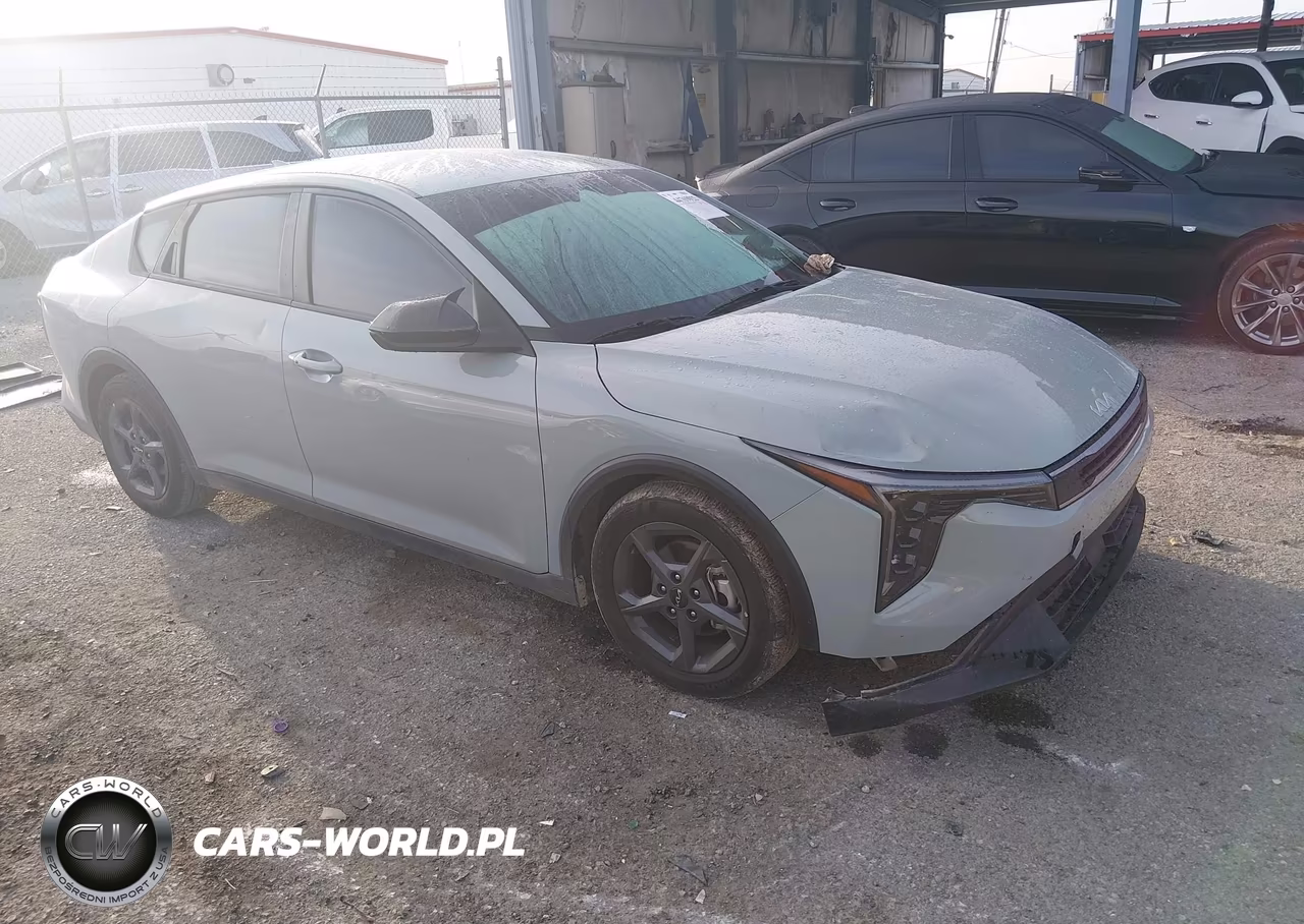 2026 Kia K4 Lxs – zdjęcie 1 z 16