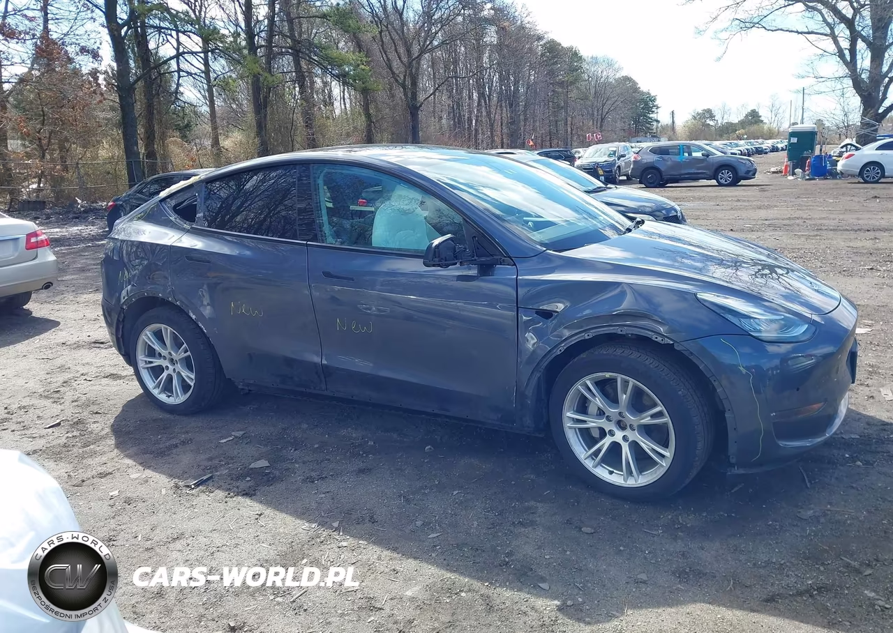 2022 Tesla Model Y Long Range Dual Motor All-Wheel Drive VIN:7SAYGDEE8NF368626 - 13