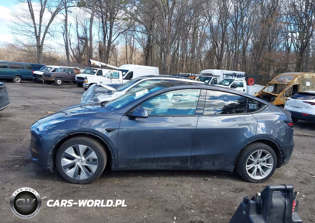 2022 Tesla Model Y Long Range Dual Motor All-Wheel Drive VIN:7SAYGDEE8NF368626 - 14