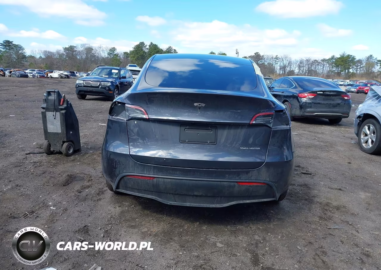 2022 Tesla Model Y Long Range Dual Motor All-Wheel Drive VIN:7SAYGDEE8NF368626 - 16