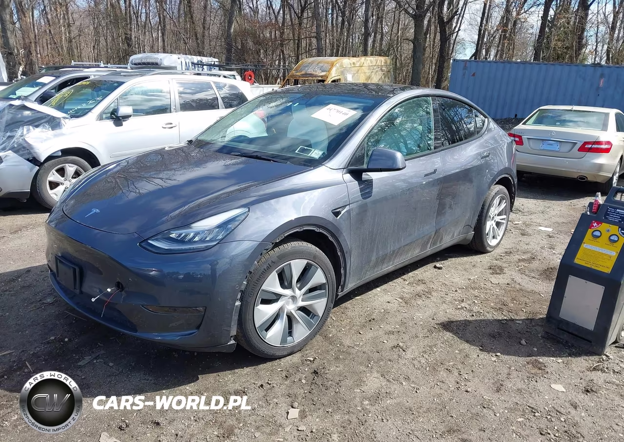 2022 Tesla Model Y Long Range Dual Motor All-Wheel Drive VIN:7SAYGDEE8NF368626 - 2